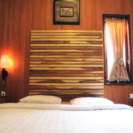 Puri Minggiran Guesthouse Yogya Yogyakarta Exterior photo
